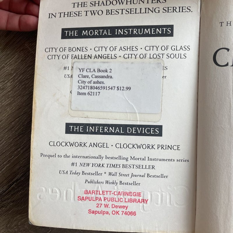 City of Ashes - Library Edition 