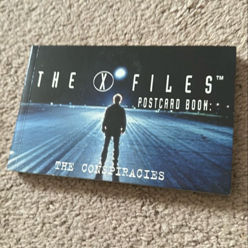 X-Files Postcard Book *pre owned*