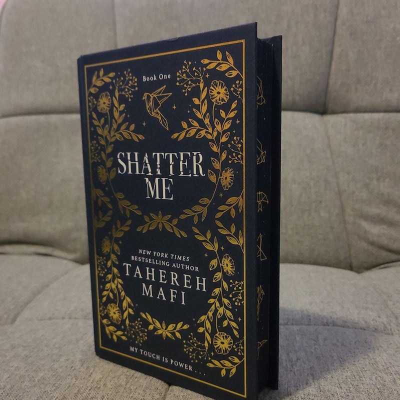 Book Review: Shatter Me (Shatter Me Book 1) by Tahereh Mafi, shatter me