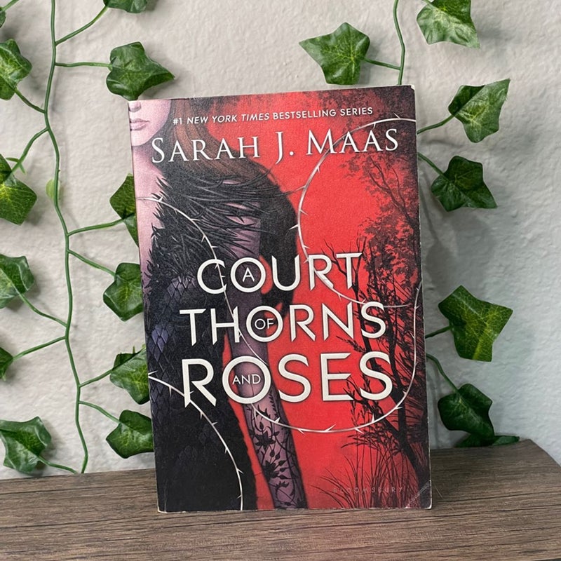 A Court of Thorns and Roses First Edition