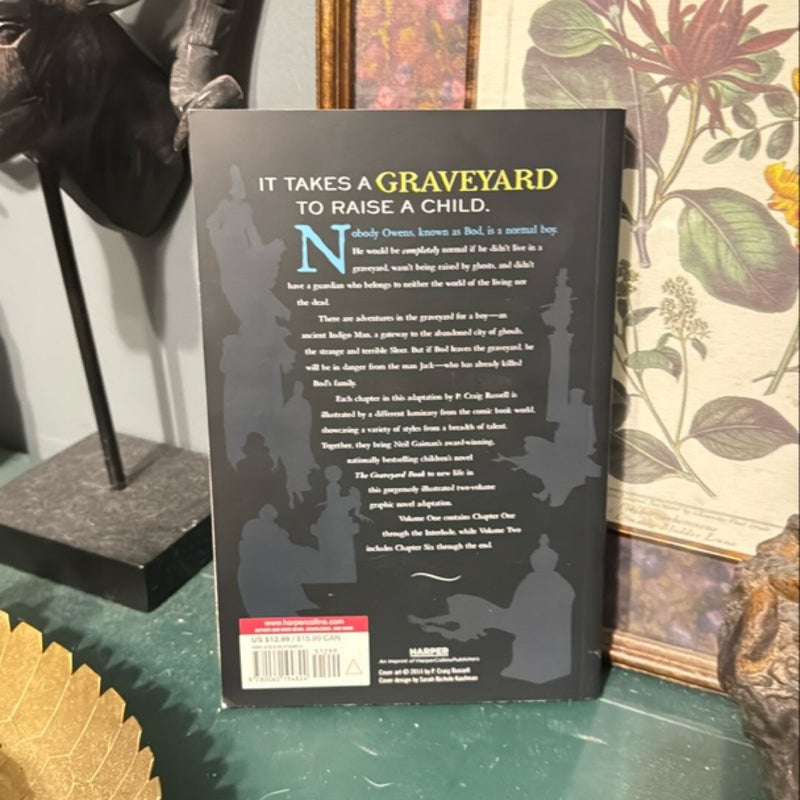 The Graveyard Book Graphic Novel: Volume 1