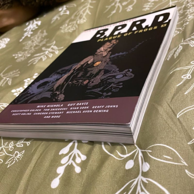 B. P. R. D. : Plague of Frogs Volume 1