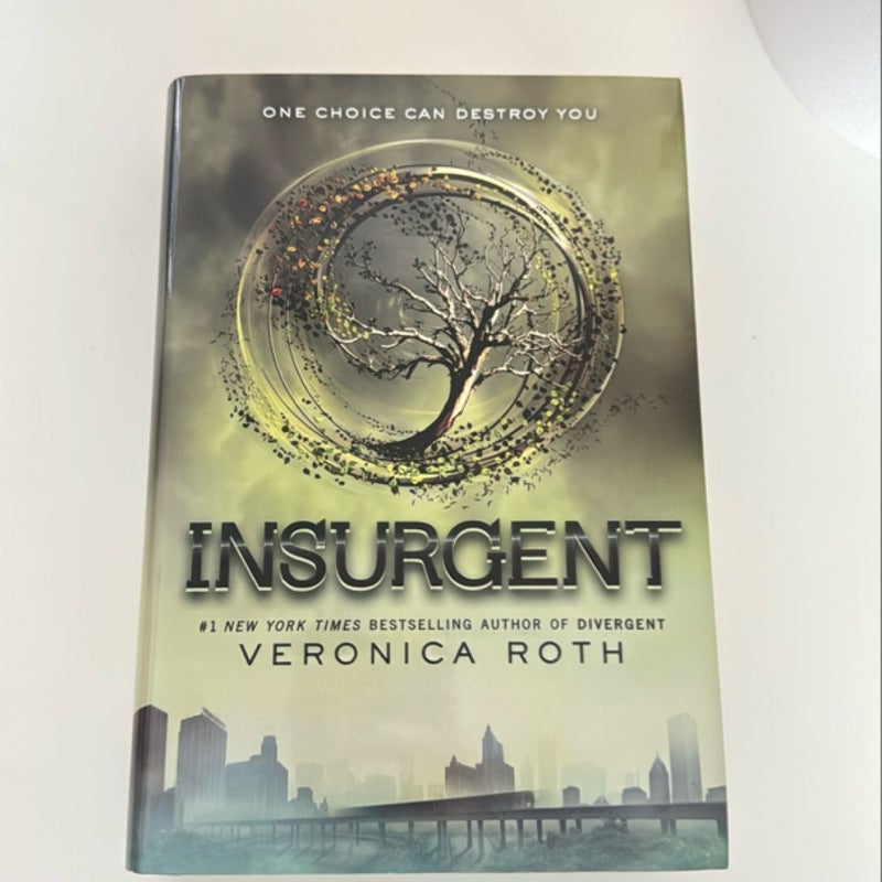 Divergent Series 3-Book Box Set, bonus guide