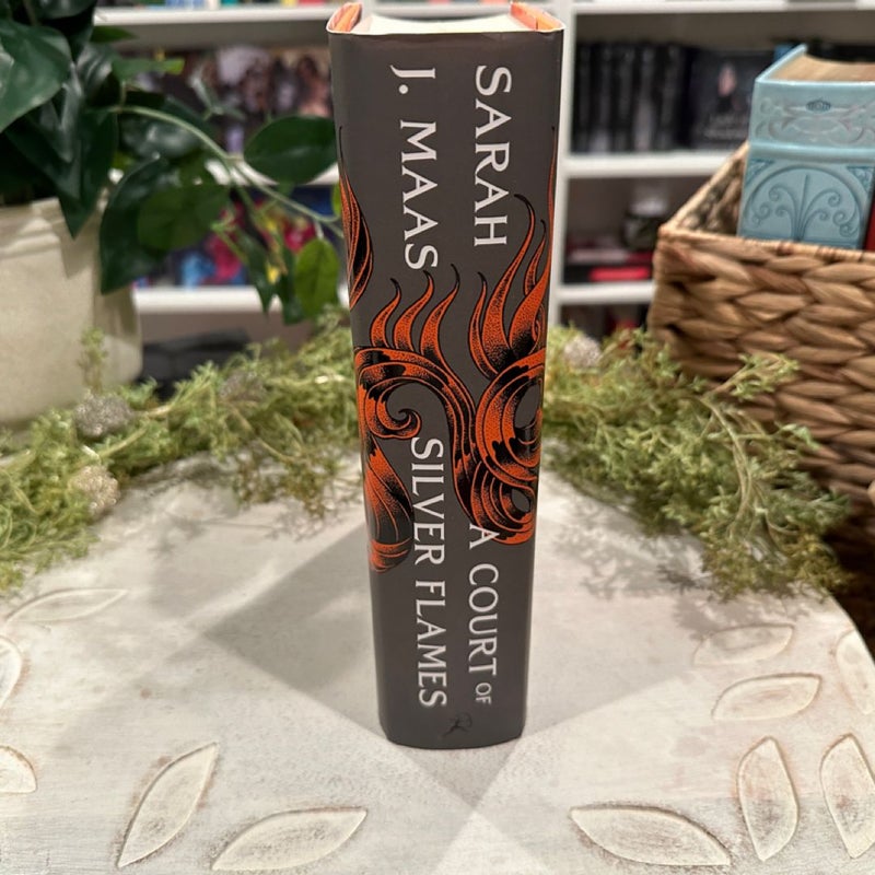 A Court of Silver Flames Waterstones Exclusive