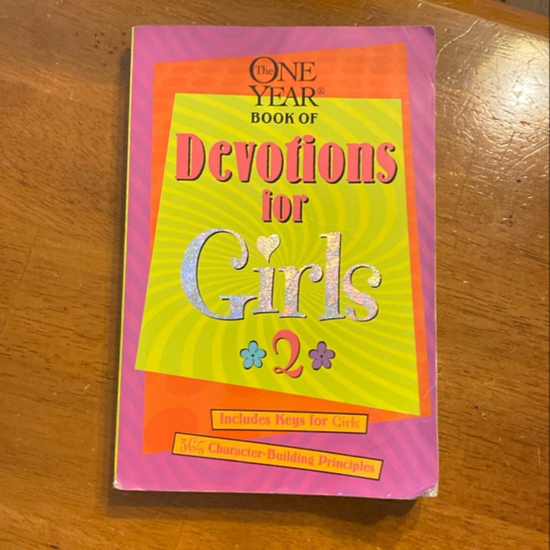 The One Year Devos for Girls