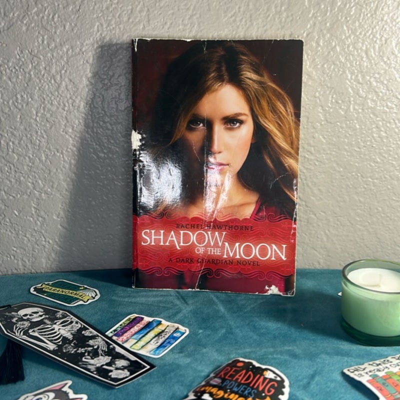 Dark Guardian #4: Shadow of the Moon