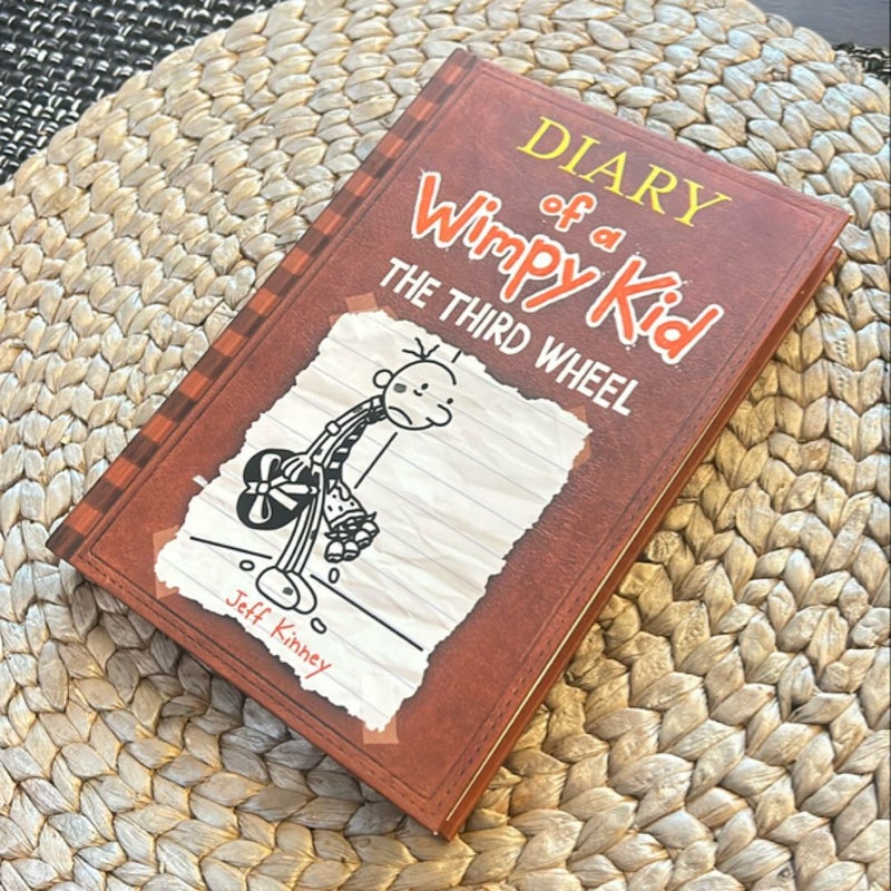 The Third Wheel (Diary of a Wimpy Kid, Book 7)