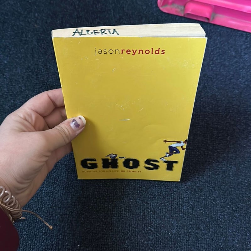 Ghost (1) (Track): Reynolds, Jason: 9781481450157: : Books