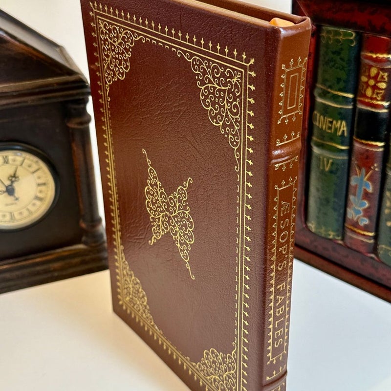 Easton Press Leather Classics “ AESOP’S FABLES” collector’s Edition by Munro Leaf. 100 Greatest Books Ever Written in excellent condition.