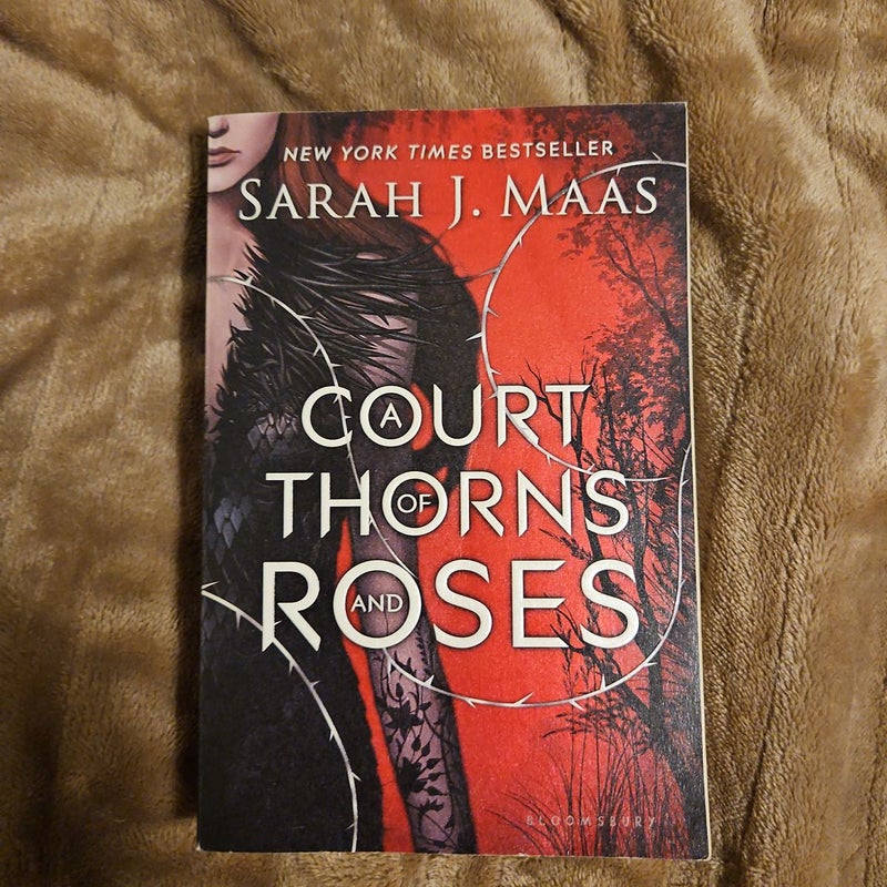 A Court of Thorns and Roses (First Edition)