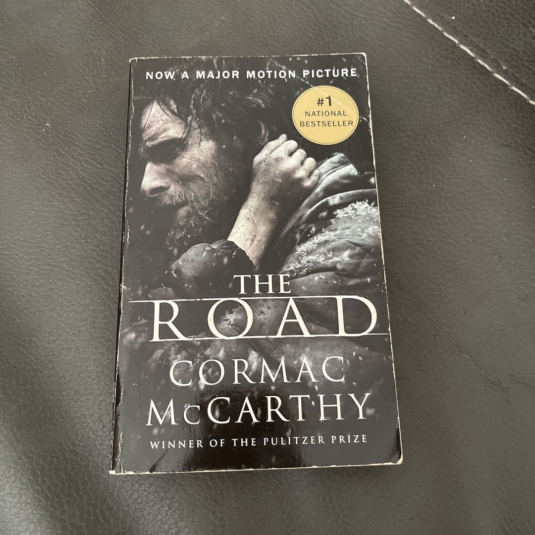 The Road by Cormac Mccarthy, Paperback