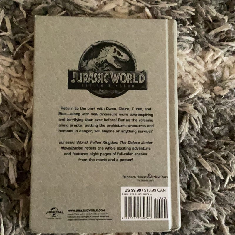 Jurassic World: Fallen Kingdom: the Deluxe Junior Novelization (Jurassic World: Fallen Kingdom)