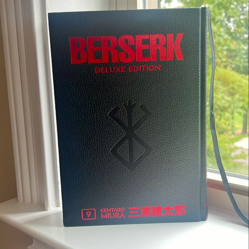 Berserk Deluxe Volume 9