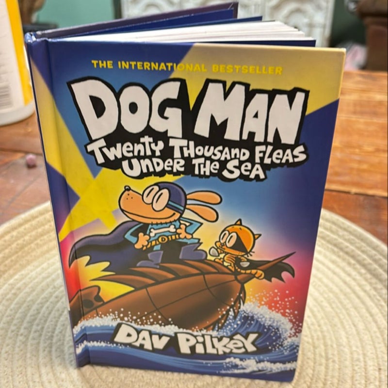 Dog Man: Twenty Thousand Fleas under the Sea: a Graphic Novel (Dog Man #11): from the Creator of Captain Underpants