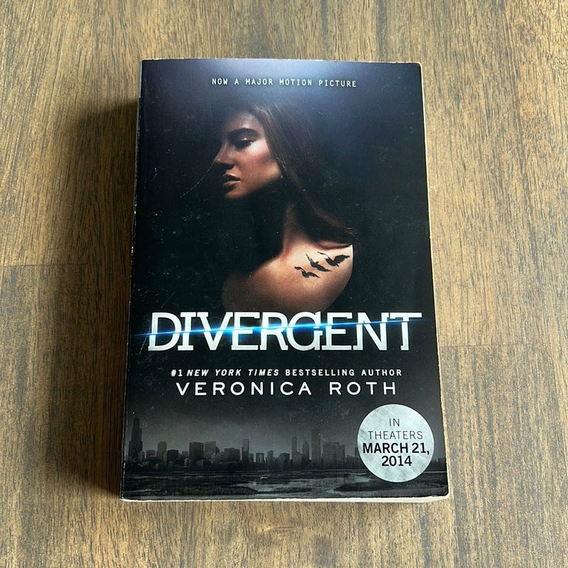 Divergent Movie Tie-In Edition