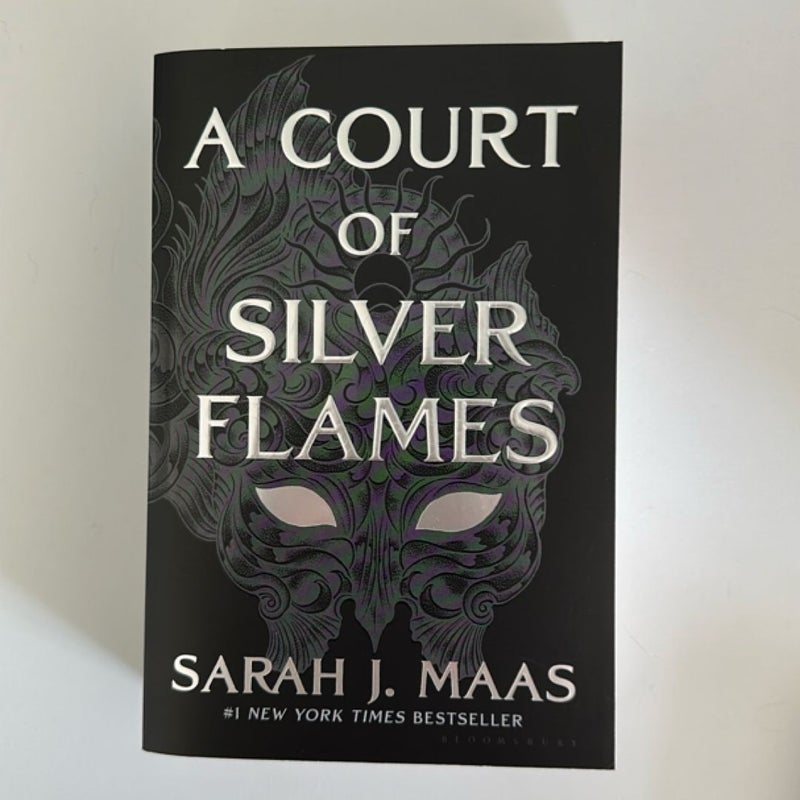 A Court Of Silver Flames - Barnes & Noble Exclusive Edition