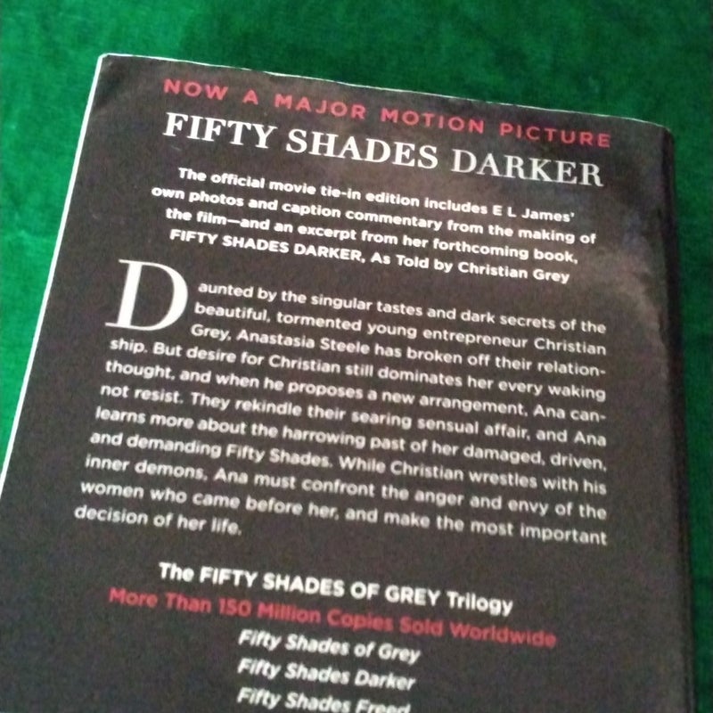 Fifty Shades Darker (Movie Tie-In Edition)