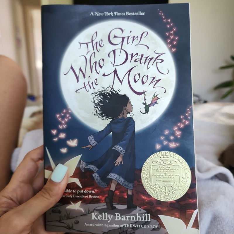 The Girl Who Drank the Moon (Winner of the 2017 Newbery Medal)