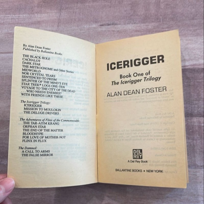 Icerigger (Icerigger: Book 1) by Alan Foster, Paperback | Pangobooks