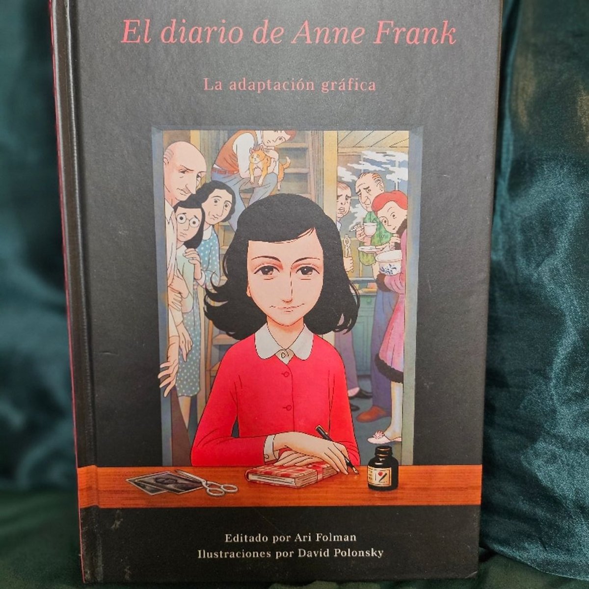 Anne Frank's Diary: the Graphic Adaptation by Anne Frank