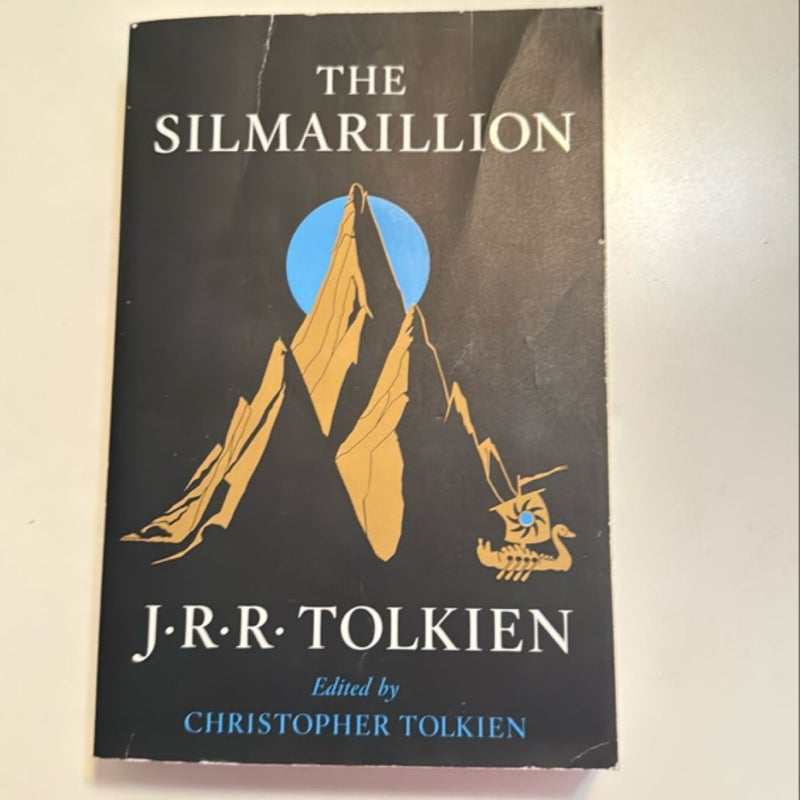 The Silmarillion [Illustrated Edition]