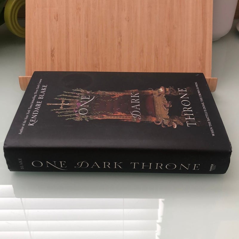 🌸 One Dark Throne