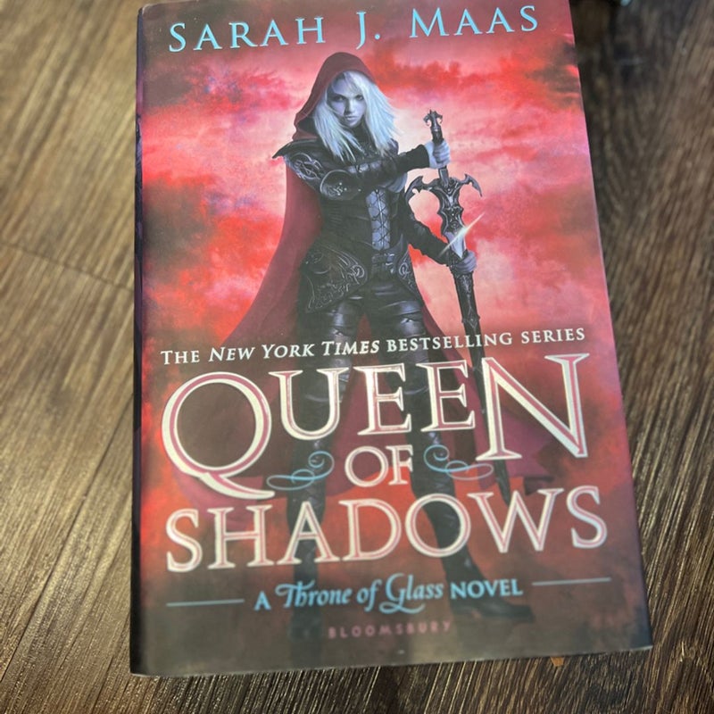 Queen of Shadows by Sarah store J. Maas Signed