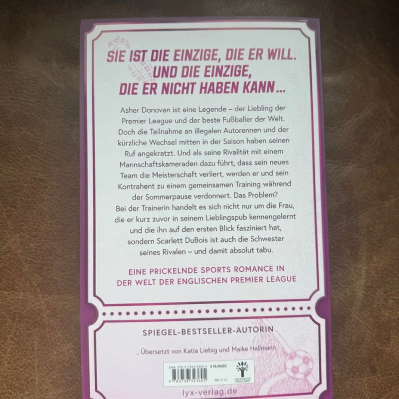 The Striker by Ana Huang German Special Edition