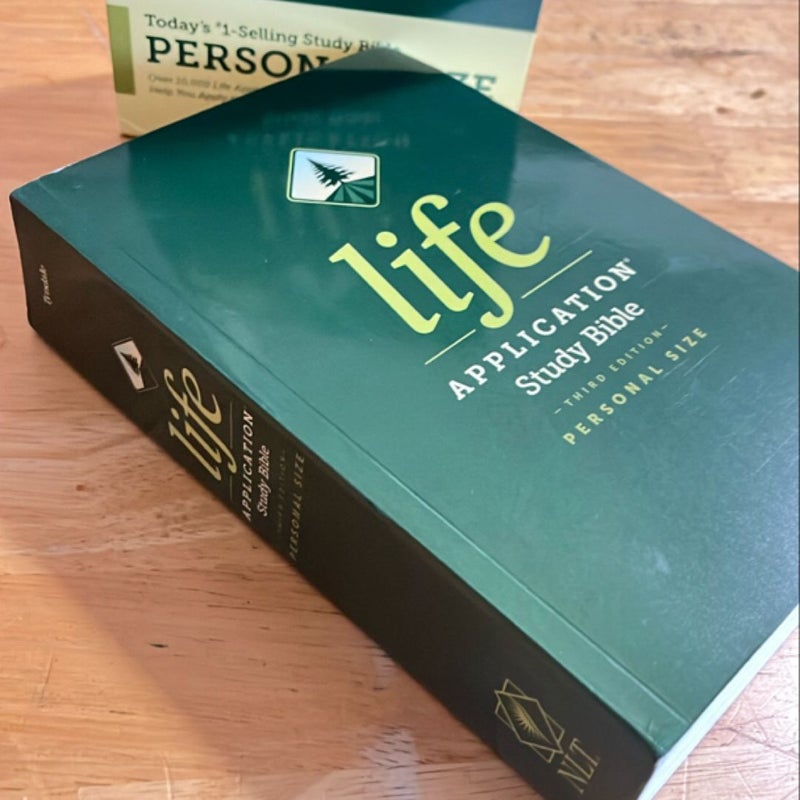 NLT Life Application Study Bible, Third Edition, Personal Size (Softcover)