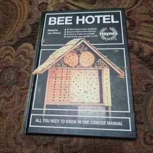 Bee Hotel