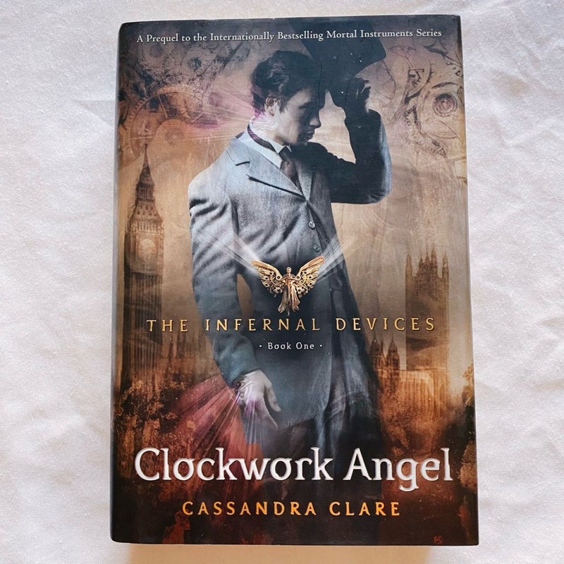 Clockwork Angel (Collector’s First Edition)