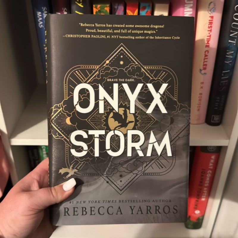 Onyx Storm (Standard Edition)