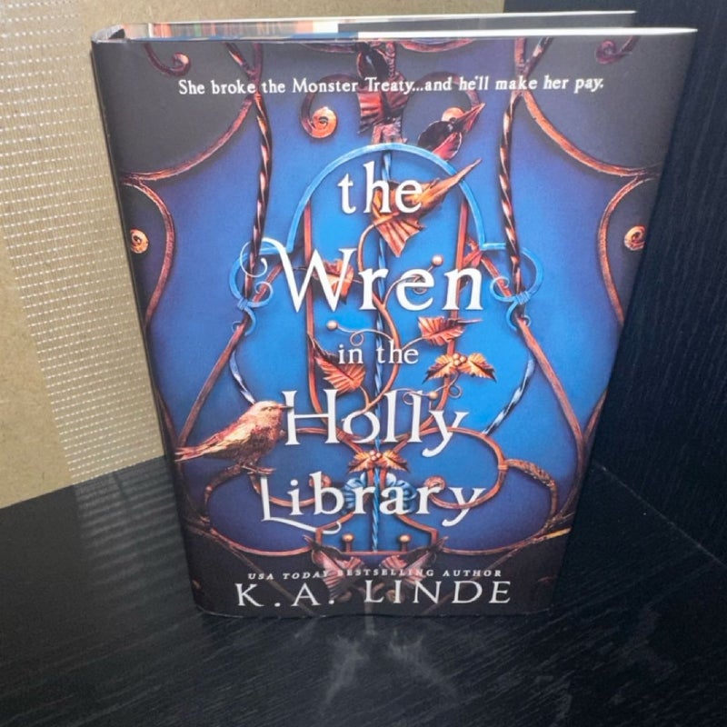 The Wren in the Holly Library (Deluxe Limited Edition)