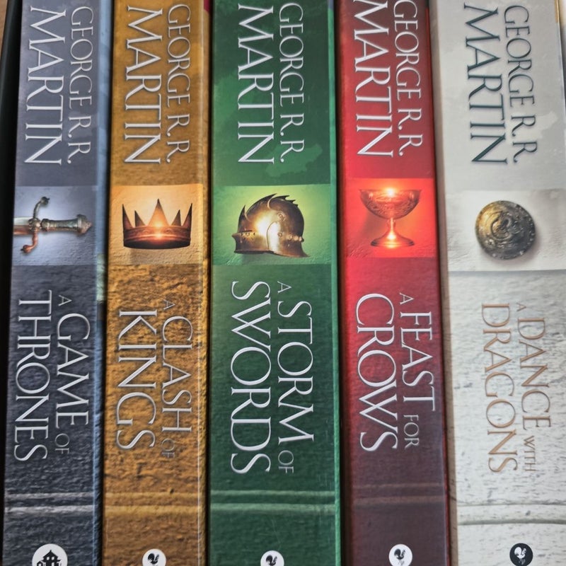 George R. R. Martin's a Game of Thrones 5-Book Boxed Set (Song of Ice and Fire Series)