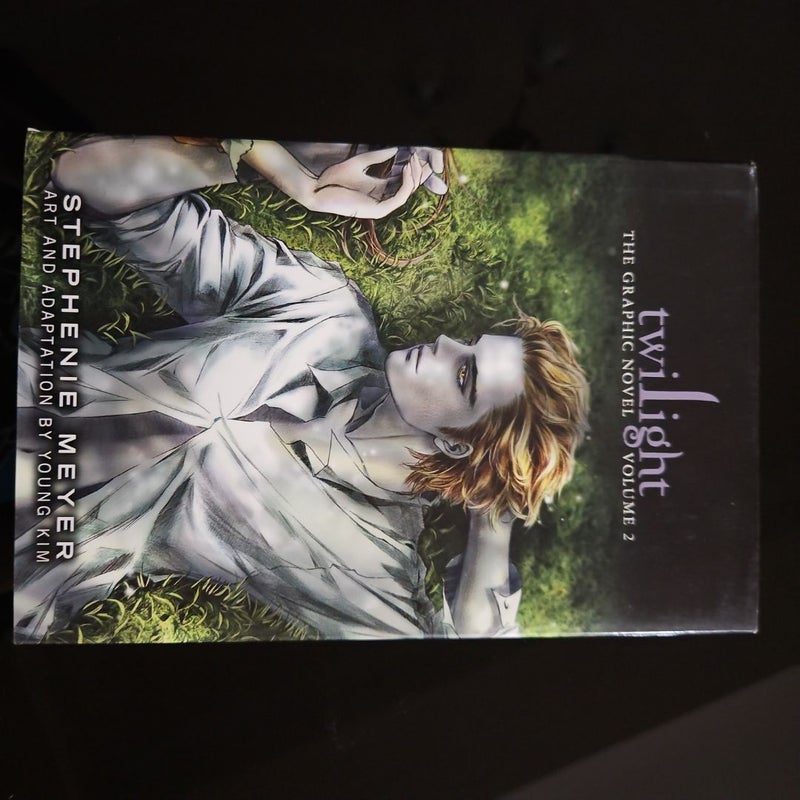 Twilight: the Graphic Novel, Vol. 2