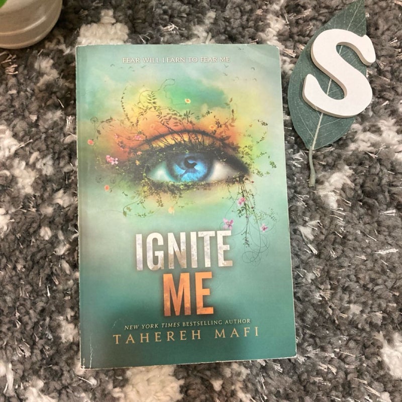 Shatter Me Series