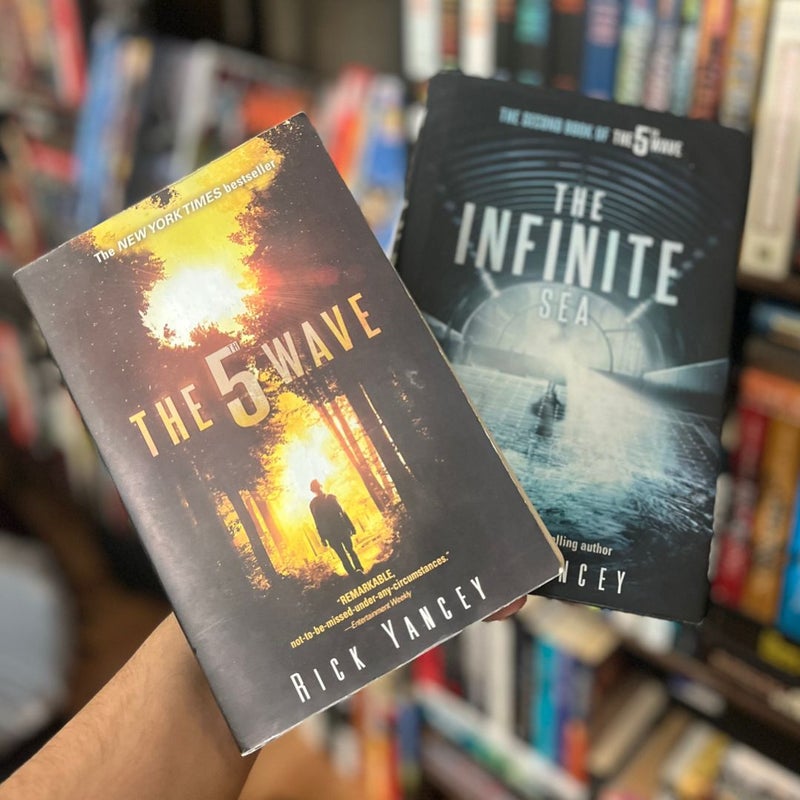 The 5th Wave & The Infinite Sea Bundle