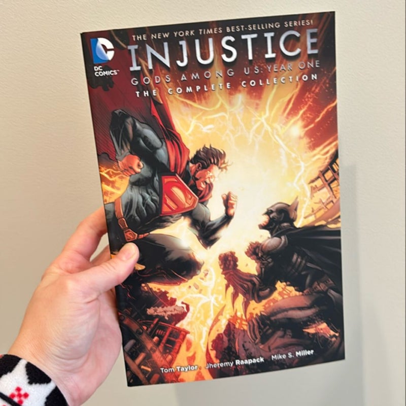 Injustice: Gods among Us Year One: the Complete Collection