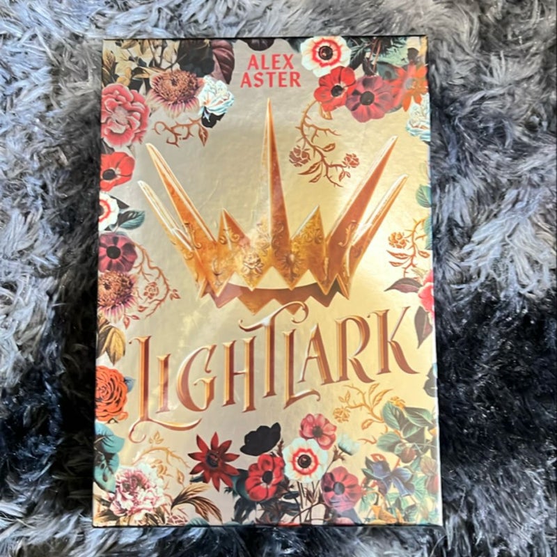 Lightlark: Collector's Edition (the Lightlark Saga Book 1)