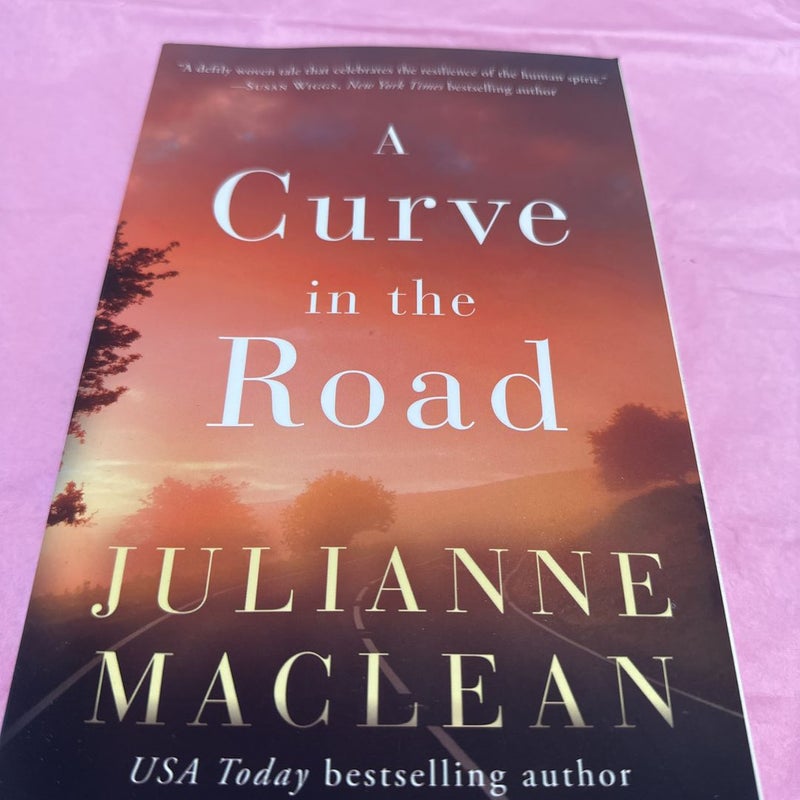 A Curve in the Road by Julianne MacLean, Paperback
