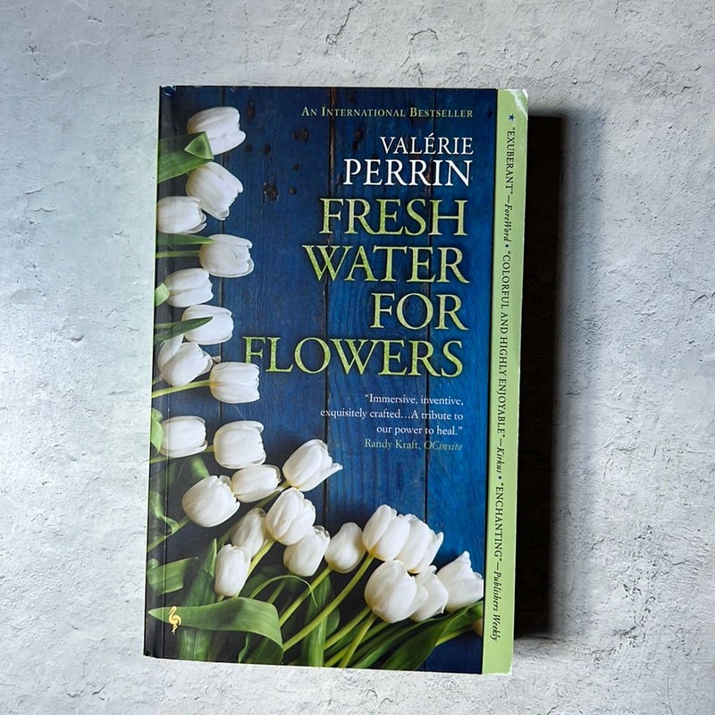 El secreto de las flores / Fresh Water for Flowers by Valerie
