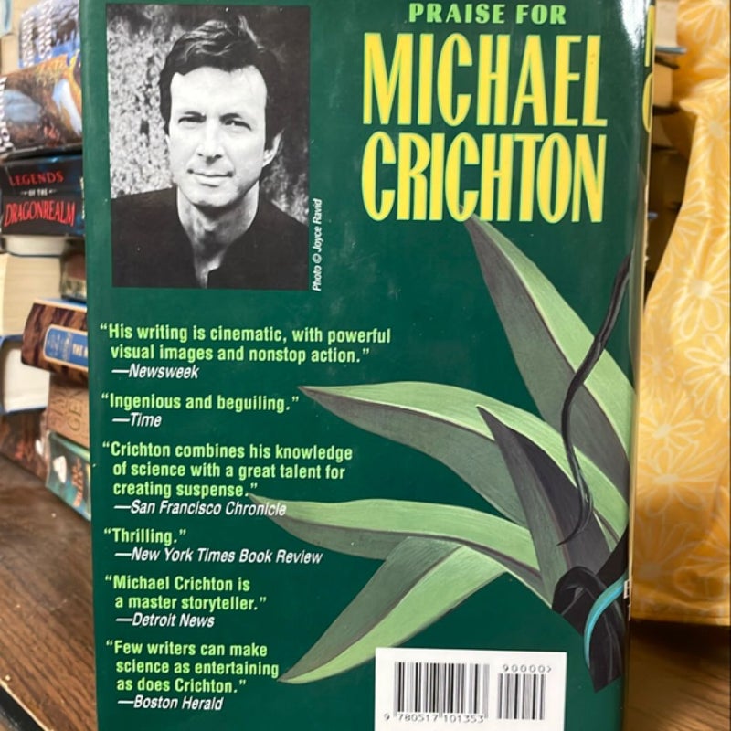 Michael Crichton: A New Collection of Three Complete Novels