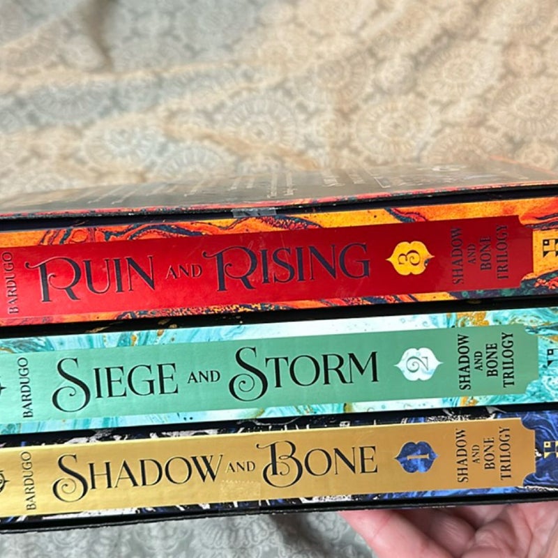 The Shadow and Bone Trilogy Boxed Set