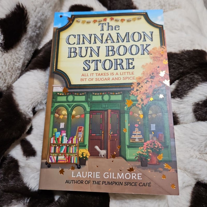 The Cinnamon Bun Book Store (Dream Harbor, Book 2)