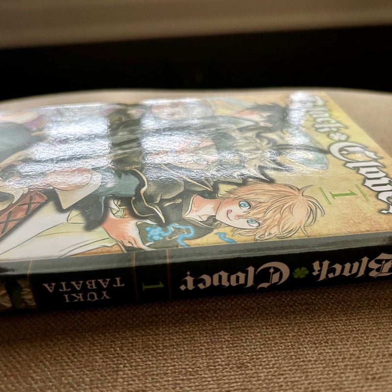 Black Clover, Vol. 1 (LootCrate/Shonen Jump Manga Exclusive) [1st Print Edition]