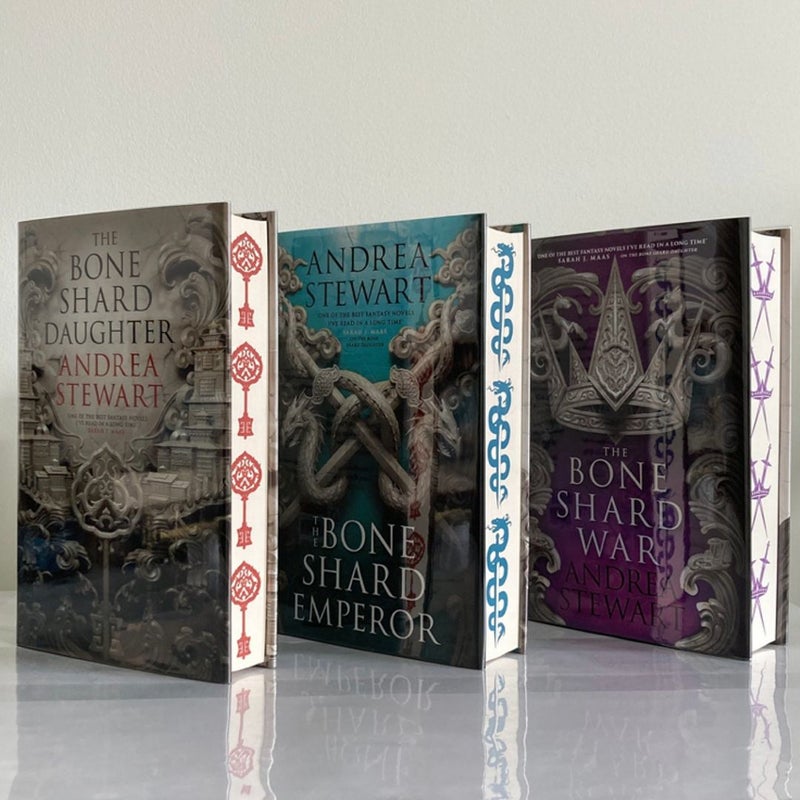 Goldsboro The Drowning Empire Trilogy: The Bone Shard Daughter, The Bone Shard Emperor & The Bone Shard War ~ SIGNED/NUMBERED First Editions by Andrea Stewart , Hardcover | Pangobooks Goldsboro The Drowning Empire Trilogy: The Bone Shard Daughter, The Bone Shard Emperor & The Bone Shard War ~ SIGNED/NUMBERED First Editions by Andrea Stewart , Hardcover | Pangobooks