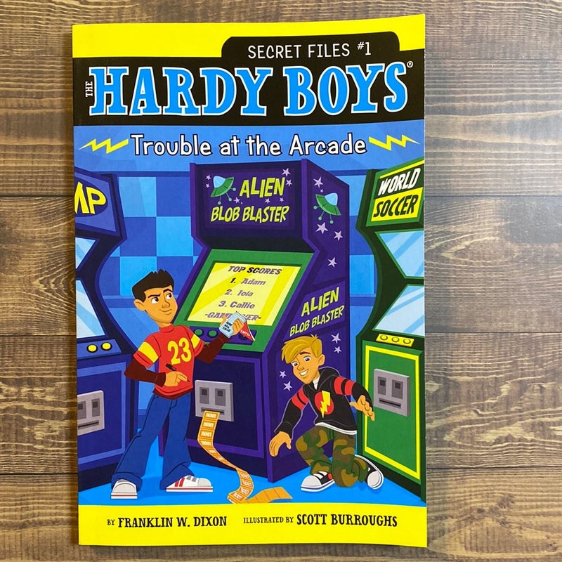 Trouble at the Arcade (The Hardy Boys: Secret Files #1)