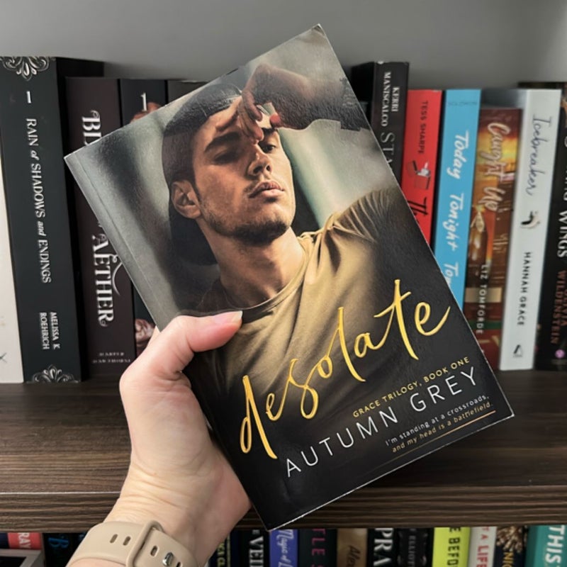 Desolate (Grace Trilogy, Book One) bu Autumn Grey