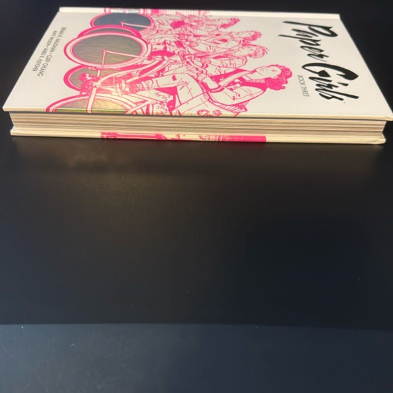 Paper Girls Deluxe Edition, Volume 3
