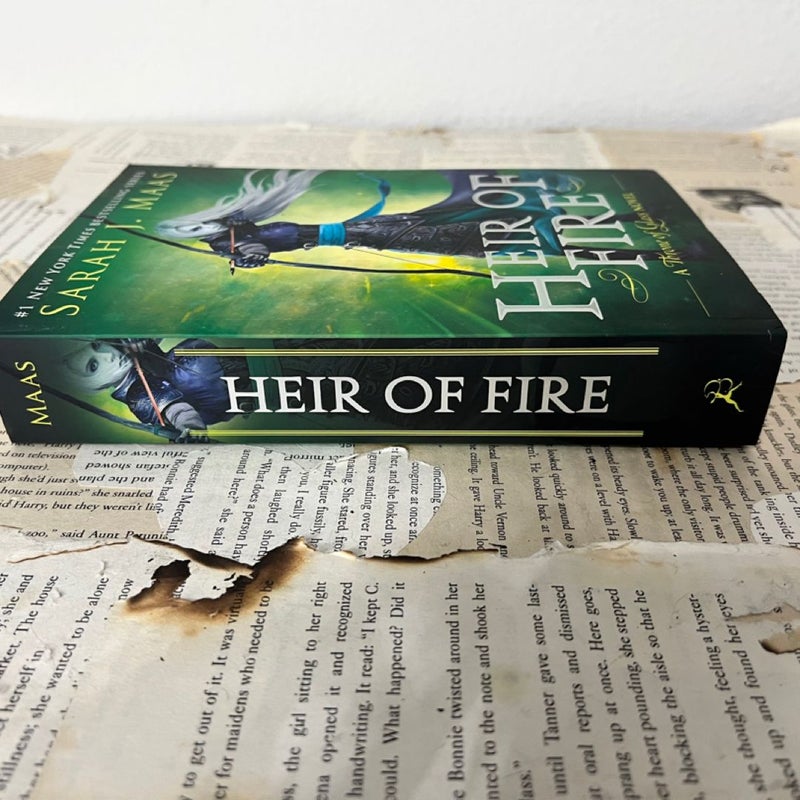 Heir of Fire - Sarah J. Maas (Bloomsbury, 2014) OOP trade paperback edition